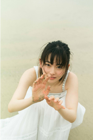 「山田杏奈ファースト写真集（仮）」（東京ニュース通信社刊）