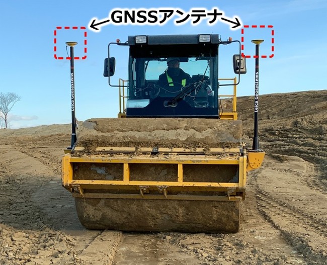 図3：従来システムとDual Mast Rollerの走行軌跡比較（スラローム走行時）