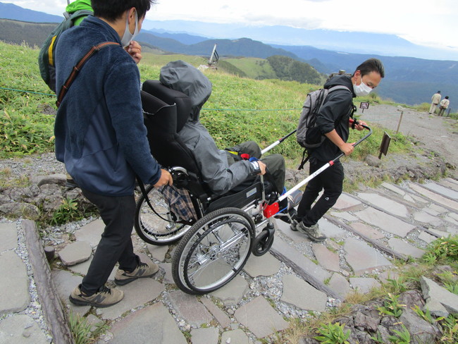 車いすでテラスへ