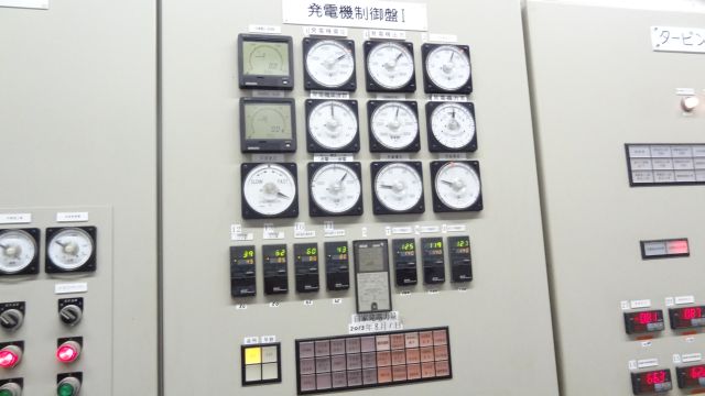 工場内にある木質バイオマス発電設備