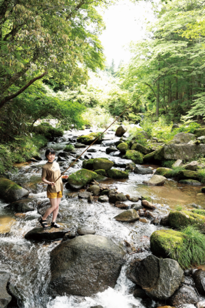 “さばいどる”かほなんさんは、愛知県豊田市の野原川観光センターで渓流釣りに挑戦