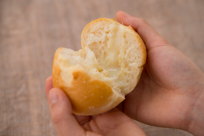 コンデンスミルクにぴったりな程良い塩味のバンズ