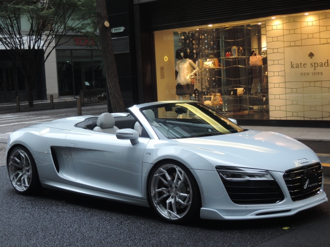 J factory AUDI R8 V10