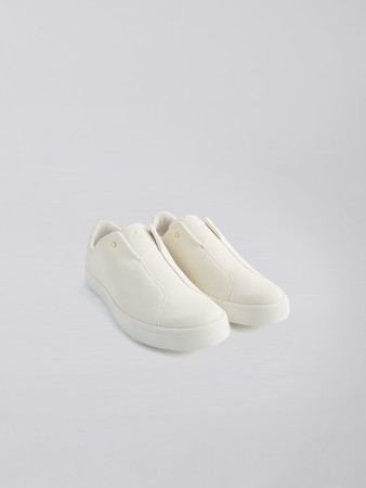 EFFORTLESSOR SLIP-ON（WHITE） ￥12,100（税込）