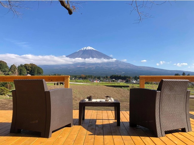 もうすぐ桜咲く、富士山デッキ