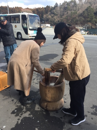 餅つきの様子