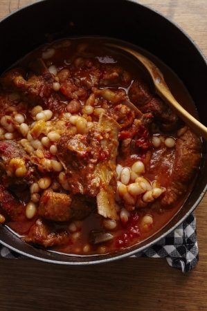 スペアリブと白いんげん豆のトマト煮