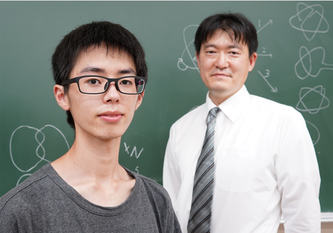 茨城高専4年生の山田海音さん（写真：左）と同校の伊藤昇講師（写真：右）