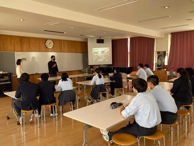 代表・高橋が阿賀黎明高校でプレゼンを実施