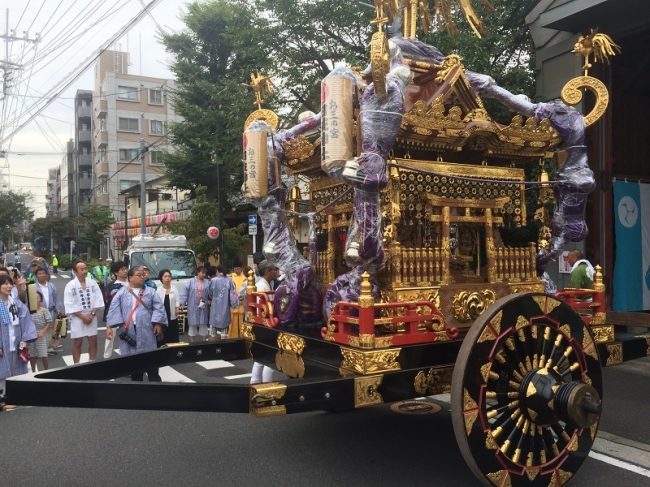 横浜随一の大神輿「千貫みこし」