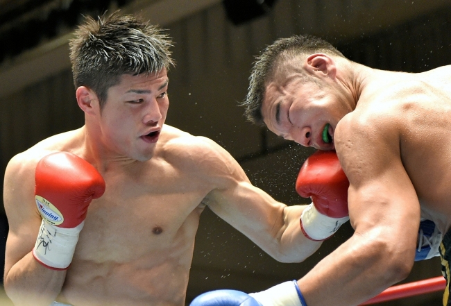 （左）西田光　　／写真提供：川崎新田ボクシングジム