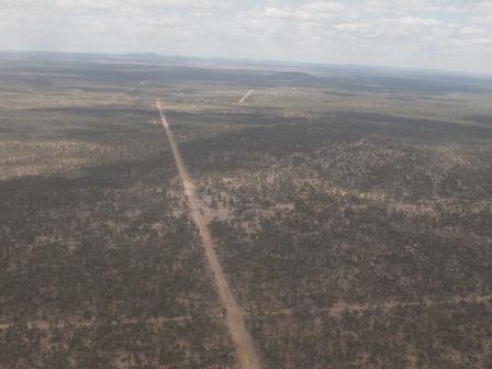 オーストラリア・クイーンズランド州の大規模農業、耕地空撮（2013年9月）