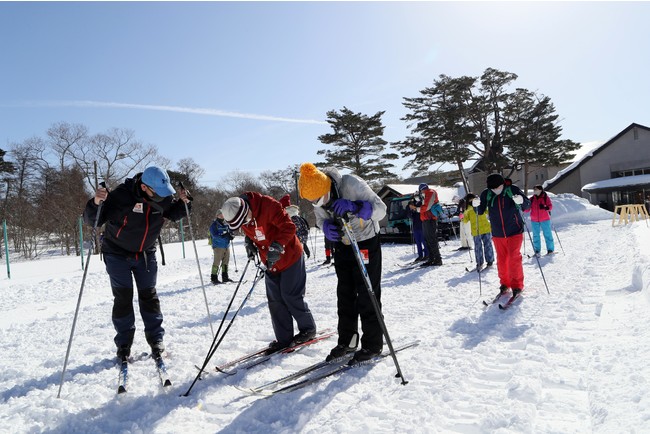 スキー板の履き方からレッスン