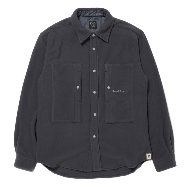 KLAMATHA FLEECE SHIRT リサイクルポリエステルを使用したマイクロフリースシャツ。スナップボタンを採用しフロントに機能的なフラップポケットを配置。     ¥17,600