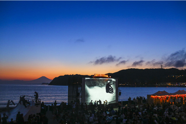 CINEMA CARAVAN 逗子海岸映画祭 Photo Rai Shizuno