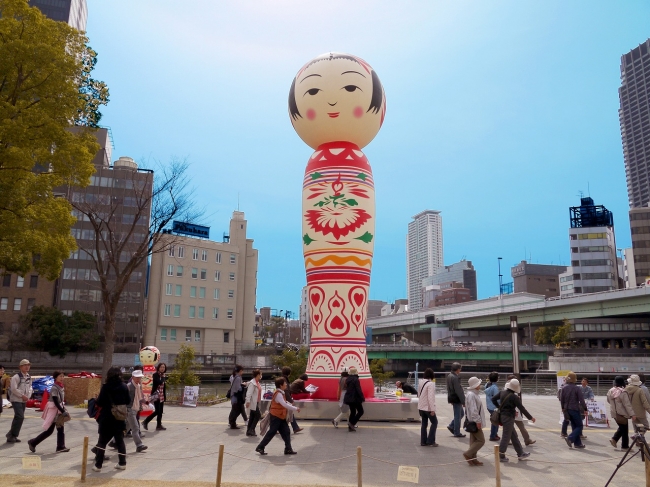 巨大こけし「花子」（イメージ）