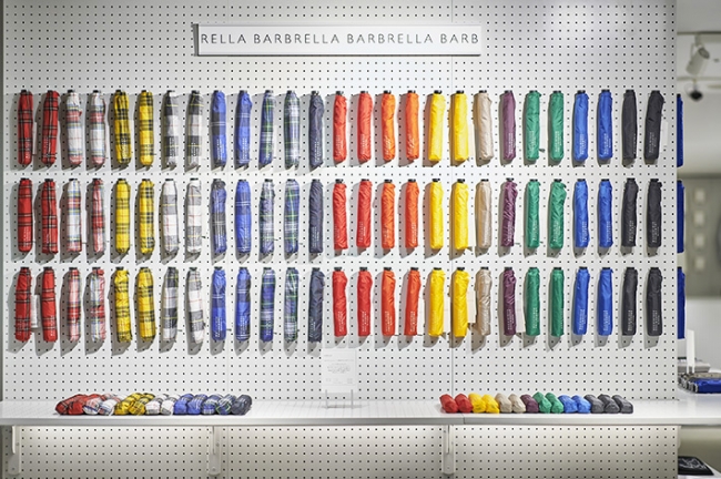 累計売上17万本の大ヒット！軽量折り畳み傘「Barbrella®」