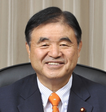 遠藤利明氏