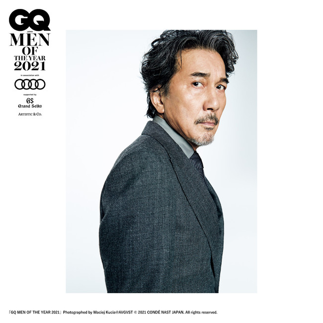 『GQ MEN OF THE YEAR 2021』Photographed by Maciej Kucia @ AVGVST © 2021 CONDÉ NAST JAPAN. All rights reserved.