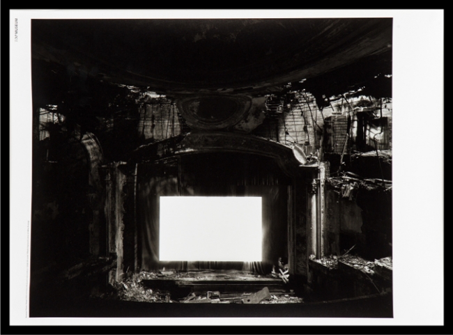 Hiroshi Sugimoto   Paramount Theater, New Ark（額装） 予価：52,000 円（税込）